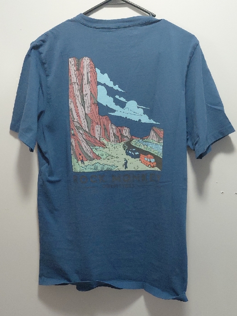 RCKMNKY Men’s Short Sleeve Crewneck Graphic T‑Shirt — Slate Blue Medium